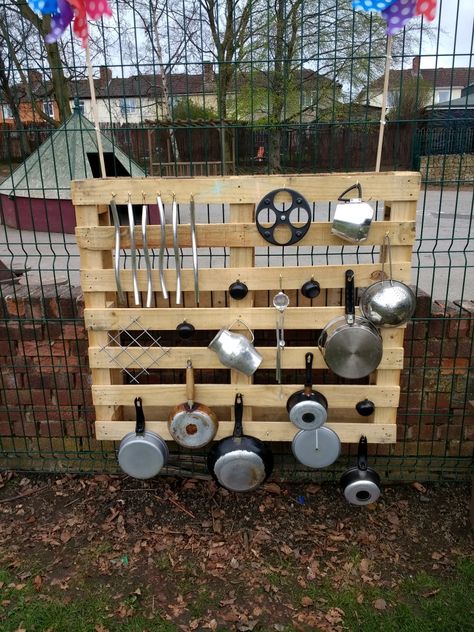 Pallets Eyfs Ideas, Pallets Eyfs, Wooden Pallet Ideas Eyfs, Music Wall Eyfs Outdoor Play, Music Wall Preschool Outdoor Play, Early Years Outdoor Area Pallets, Pallet Music Wall, Opal Playground, Eyfs Outdoor Area