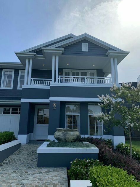 Colour House, Outside House Colors, Exterior Color Combinations, Bungalow Style House, Exterior House Colors Combinations, House Paint Color Combination, Eksterior Modern, House Outer Design, Small House Front Design