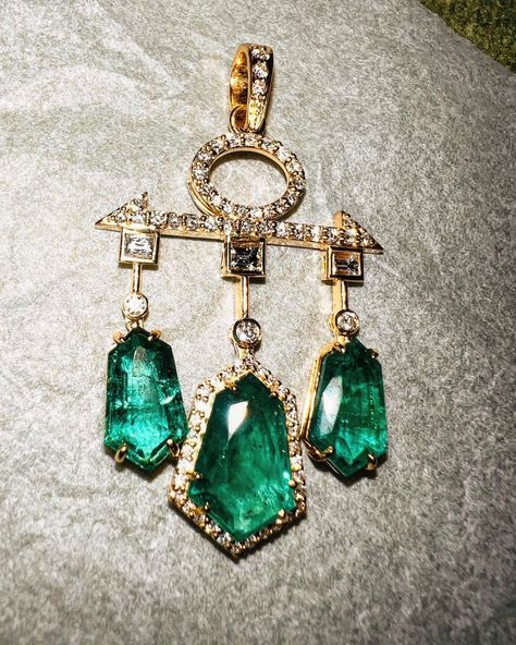 Triple Decker Aztec pendant. #emerald #diamond #aztec #jenaissequoi #feel #what #you #want #jewelry #jewel #drip #green #hmmmm #uhuh… | Instagram Aztec Jewelry, Emerald Diamond, Amazing Jewelry, Stone Color, Diamond Jewelry, Diamond Necklace, Emerald, Stone, Pendant