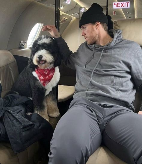 Conner Mcdavid, Connor Mcdavid, Hockey Stuff, Hockey Boys, Nhl Players, Man And Dog, Edmonton Oilers, Hockey Players, Ice Hockey