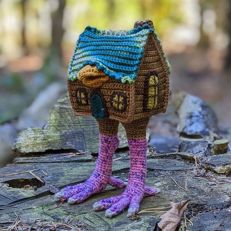 Folklore Crochet, Yarn Monsters, Folk Lore, Lady Of The Lake, Halloween Crochet Patterns, Crochet Animals Free Patterns, Spinning Yarn, Instagram B, Crochet Goodies