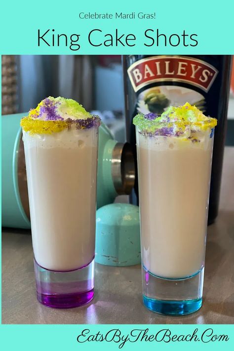 King Cake Shots, King Cake Drink Recipes, King Cake Shot, King Cake Vodka Drinks, King Cake Cocktail, Cajun Birthday Party, Cajun Party, Mardi Gras Party Food, Mardi Gras Dinner