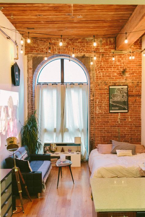 Studio Dreams in Brooklyn — Black & Blooms Home Decor Studio Apartment, Studio Apartment Interior Design, Studio Apartment Interior, Home Decor Studio, Apartemen Studio, Boho Quotes, Interior Design Apartment, Trendy Apartment, Apartment Decoration