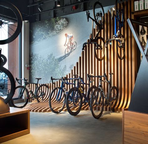 Cycle Store Design, Bike Room Design, Bicycle Workshop, Garage Velo, Bicycle Cafe, Range Velo, Cycle Store, Coffee Bike, Bicycle Store