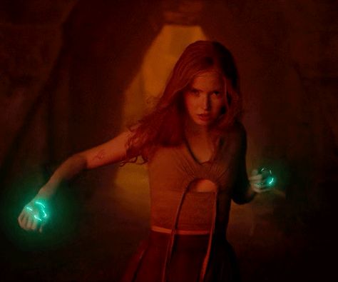 Flying Powers Aesthetic, Elora Danan Aesthetic, Ellie Bamber Aesthetic, Electrokinesis Gif, Ellie Bamber Willow, Light Powers Gif, Ellie Bamber Gif, Electrokinesis Aesthetic, Super Powers Aesthetic