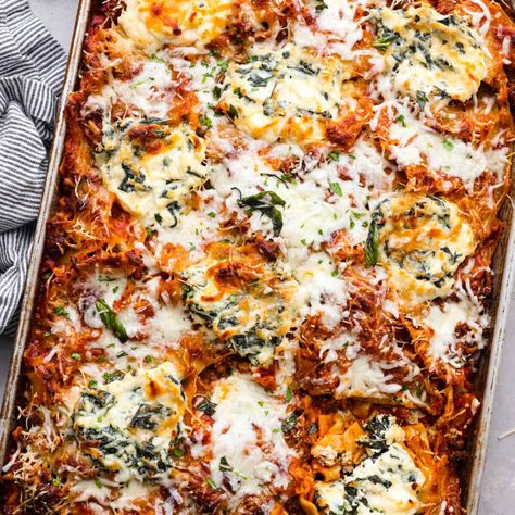 Easy Sheet Pan Lasagna | The Recipe Critic Spinach Ricotta Lasagna, Sheet Pan Lasagna, Ground Beef And Italian Sausage, Ricotta Lasagna, Pan Lasagna, Chicken Bacon Ranch Casserole, The Recipe Critic, Sheet Pan Dinners Recipes, Vegetable Lasagna