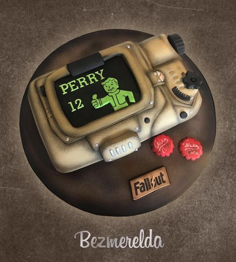 Fallout Pipboy themed cake - Made by Bezmerelda Fallout Cake, Fallout Pipboy, Fallout Birthday, Zombie Cakes, Fallout Party, Fallout Theme, Fallout Boy, Zombie Cake, Pip Boy