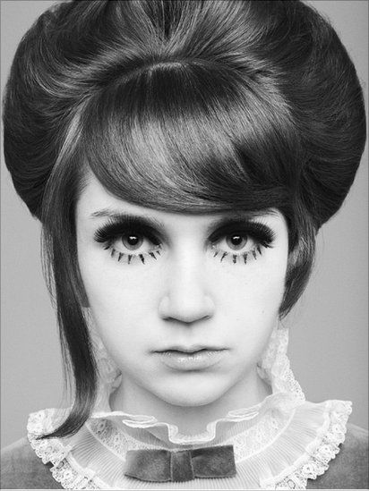 1960s Makeup, 60s Makeup, 1960s Hair, 60s Hair, Old Faces, Sixties Fashion, Vintage Makeup, New Face, Girls Makeup