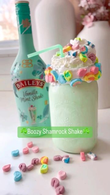 Amanda Albrecht Illinois Realtor + Content Creator on Instagram: "☘️Boozy Shamrock Shake☘️ McDonald’s has nothing on these! All you do is blend vanilla ice cream our favorite is @oberweisdairy add some milk and limited edition @baileysofficial Vanilla mint shake! Pour into a glass and rim with marshmallow fluff and @luckycharms Share with a fellow shamrock shake lover ☘️ . . . #stpatricksday #shamrock #shamrockshake #boozyshake #mintshake #stpatricksdaydecor #everyonesirishtoday #stpaddysday Boozy Shamrock Shake, Shamrock Shake Mcdonalds, Fun Kids Drinks, Realtor Content, St Patricks Food, Boozy Shakes, Shamrock Shakes, Shamrock Shake Recipe, Homemade Milkshake