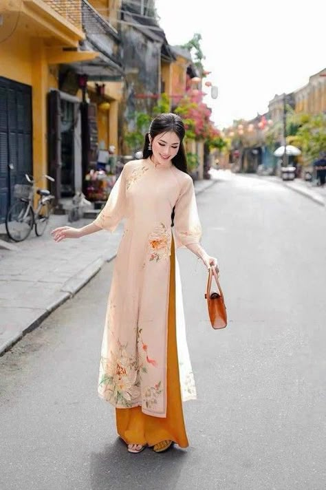 Modern Ao Dai, Vietnamese Traditional Dress, Vietnamese Ao Dai, Bold Dresses, Orange Pants, Autumn Festival, Mid Autumn Festival, Mid Autumn, Pants Style