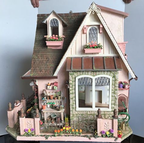 My Miniature Madness: Growing A Cottage Garden Part 9 Cottage Dollhouse, Doll House Plans, Storybook Cottage, Mini Doll House, Victorian Dollhouse, Miniature Projects, Miniature Rooms, Dolls Houses, Dollhouse Kits