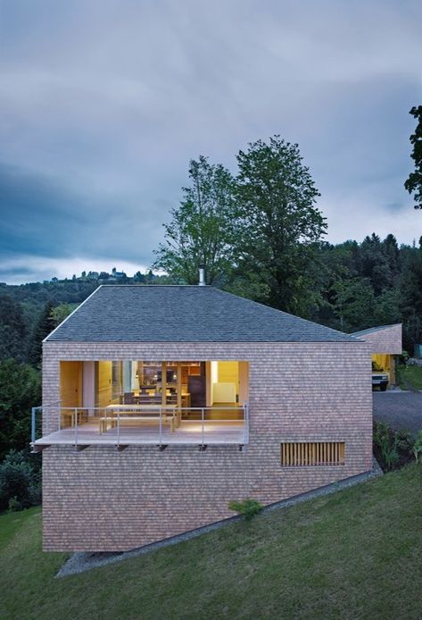 HD Haus / Bernardo Bader | ArchDaily Bernardo Bader, Wood Facade, Compact House, Building Layout, Mountain Homes, Modern Houses, Residential Architecture, Contemporary Architecture, Open Floor