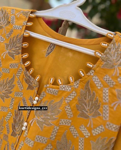 Nack Design Less, Latest Neck Designs For Suits, Trendy Neck Designs, Kurti Neck Design, Suit Kurti, Simple Frock Design, Stylish Kurtis Design, Gala Design, Dress Designing