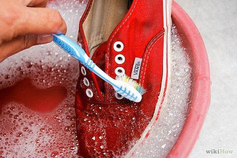 Clean Vans, How To Clean Vans, Clean Hacks, Deep Cleaning Tips, Simple Life Hacks, Vans Off The Wall, Clean Shoes, House Cleaning Tips, Cleaning Organizing