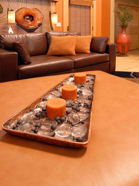 Living Room Burnt Orange Couch Design, Pictures, Remodel, Decor and Ideas - page 61 Living Room Burnt Orange, Burnt Orange Couch, Orange Living Room Walls, Burnt Orange Living Room Decor, Black Sofa Set, Burnt Orange Living Room, Orange Living Room, Orange Couch, Brown Living Room Decor