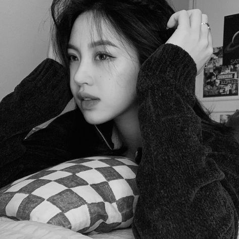 yerixy ulzzang girl icon Ulzzang Girl Icon, 3 Anime Best Friends Icons, Self Portrait Poses, Album Cover Design, Grunge Girl, Portrait Poses, I Love Girls, Pretty Selfies, Insta Photo Ideas