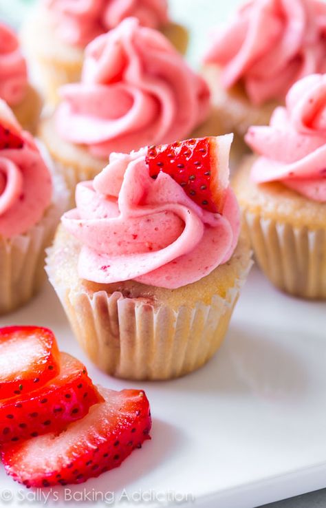 Soft and fluffy strawberry cupcakes with creamy strawberry buttercream frosting. Make them in mini size, too! Strawberry Buttercream Frosting, Strawberry Buttercream, Savory Cakes, Lemon Cupcakes, Strawberry Lemon, Strawberry Cupcakes, Low Fodmap Recipes, Yummy Cupcakes, Savoury Cake