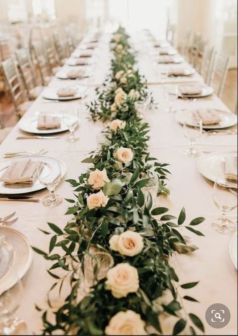 Wedding Reception Table Setting Ideas, Wedding Table Garland, Long Table Wedding, Garland Flower, Reception Table Settings, Table Garland, Wedding Green, Green Garland, Wedding Floral Centerpieces