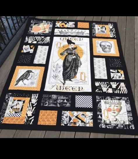 Halloween Quilt Panels, Halloween Quilt Patterns, Small Quilt Projects, Panel Quilt Patterns, Halloween Quilt, Halloween Sewing, Charm Quilt, Medallion Quilt, Scrap Quilt