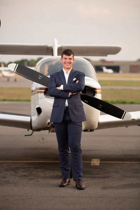 Aviation Graduation Pictures, Aviation Senior Pictures, Graduation Announcement Pictures, Airplane Photoshoot, Pilot Graduation, Airplane Hanger, Senior Photos Boys, Airplane Photos, Plane Photography