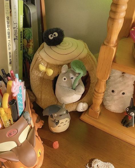 Desk Decoration, Pretty Room, Japanese Aesthetic, My Neighbor Totoro, Room Makeover Inspiration, Cute Little Things, Cozy Room, Room Inspiration Bedroom, Bedroom Aesthetic