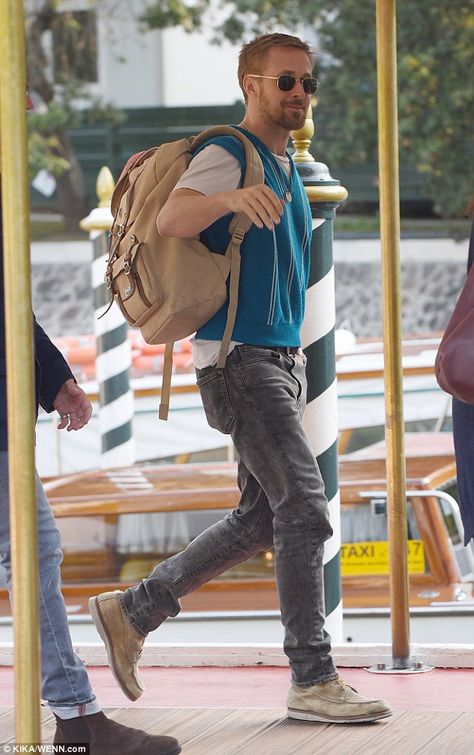 Backpack Outfit Men, Ryan Gosling Aesthetic, How To Style Sweater Vest, Sweater Vest Outfit Ideas, Vest Men Outfit, How To Style A Sweater Vest, Vest Outfit Ideas, Ryan Gosling Style, Ryan Thomas