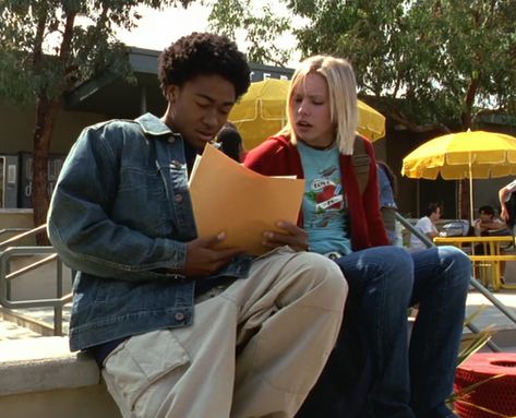 Veronica Mars And Wallace, Veronica Mars, Comfort Characters, 2000s Fashion, Playing Dress Up, Verona, Mars, Tv Series, Movie Tv