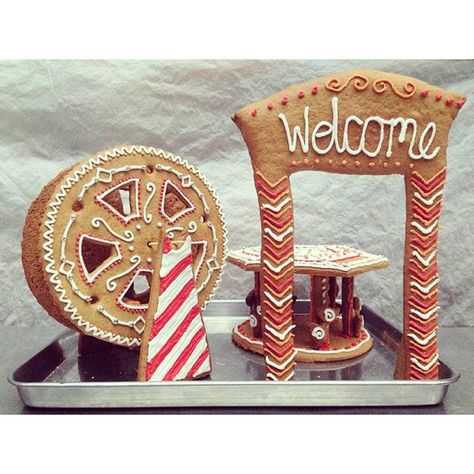 Gingerbread Ferris Wheel, Gingerbread Contest, Gingerbread Competition, House Cookies, Gingerbread House Parties, Christmas Decs, Christmas Lollipops, Gingerbread House Cookies, Gingerbread Village