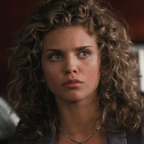 90210 • naomi clark • annalynne mccord Annalynne Mccord 90210, Naomi Clark Hair, 90210 Naomi, Annalynne Mccord Hair, Naomi Clark, Annalynne Mccord, Natural Curly Hair Cuts, Lovers Rock, Curly Hair Photos