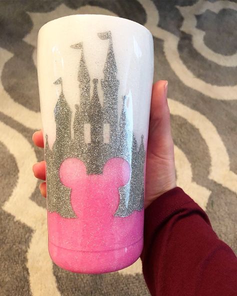 Disney Castle ombré glitter tumbler. Etsy ToodalooCreationsUS Disney Cups Tumbler, Tumbler Ideas Disney, Disney Tumbler Cups Glitter, Disney Cups Vinyl, Disney Tumbler Cups, Disney Tumbler Ideas, Disney Glitter Tumbler, Up Tumbler Cup Disney, Disney Tumbler Coffee Glitter Epoxy