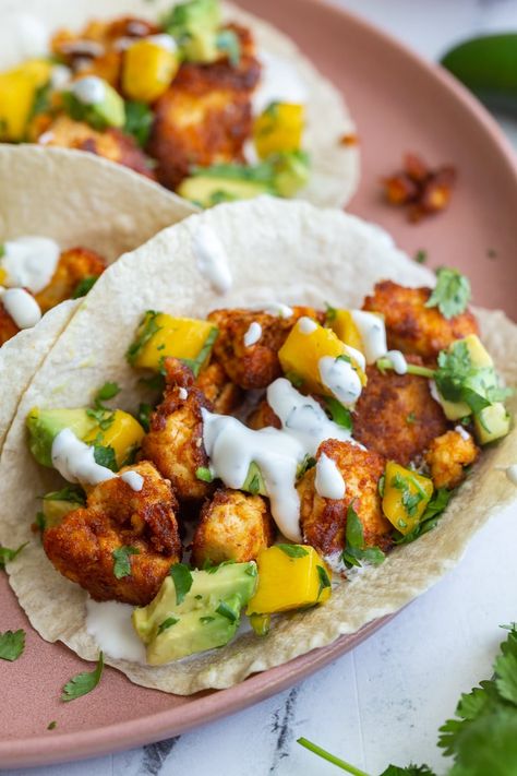 These Chipotle Tofu Tacos are so simple to make and are going to be your NEW favorite way to substitute meat in your tacos! The tofu turns out crispy and packed with flavor- this is definitely one for the tofu skeptics out there! Tofu Tacos Air Fryer, Tofu Appetizer Recipes, Mexican Tofu Recipes, Tofu Tacos Recipes, Tofu Burrito Recipe, Tofu Quesadilla, Taco Tofu, Tofu Taco Meat, Vegan Menu Plans