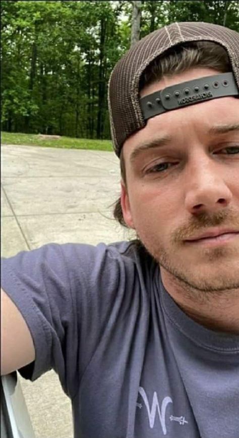 Morgan Wallen Selfie, Best Country Singers, Hot Tee, Doctor Picture, Morgan Wallen, Cute Lazy Outfits, Cute N Country, Cool Countries