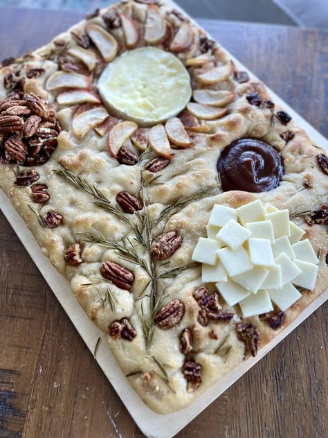 Focaccia Charcuterie Board, Fall Focaccia, French Stove, Sourdough Focaccia Recipe, Foccacia Recipe, Sourdough Focaccia, Foccacia Bread, Charcuterie Ideas, Natural Yeast