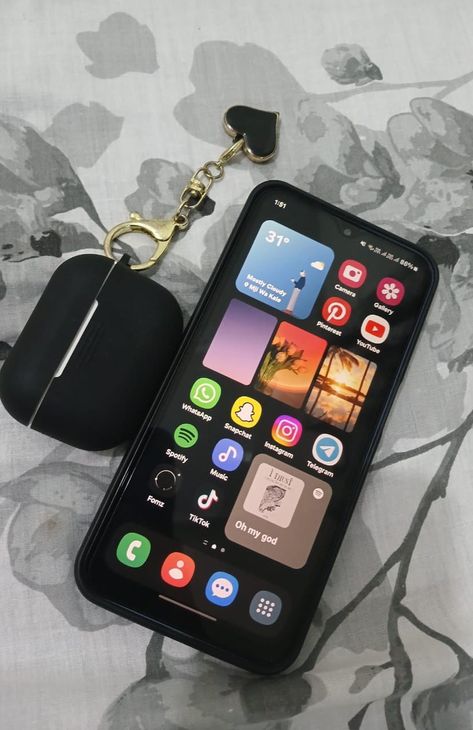 Samsung A05s Aesthetic, Samsung Layout Homescreen, Samsung Phone Layout, Samsung Phone Aesthetic, Samsung Aesthetic Homescreen, Samsung Homescreen Layout Ideas, Samsung A05s, Phone Obsession, Samsung Aesthetic