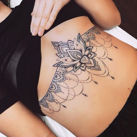 Underboob Tattoo Designs, Stomach Tattoos Women, Cowgirl Tattoos, Rib Tattoos For Women, Bauch Tattoos, Belly Tattoos, Tattoos For Women Flowers, Chest Tattoos For Women, Chest Piece Tattoos