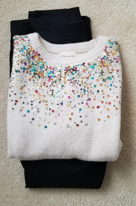 Bedazzled Sweatshirt, Festive Sweaters, Winter Holiday Outfits, Desain Merek, Glitter Sweater, Holiday Outfits Women, Textil Design, Diy Vetement, Embellished Sweaters