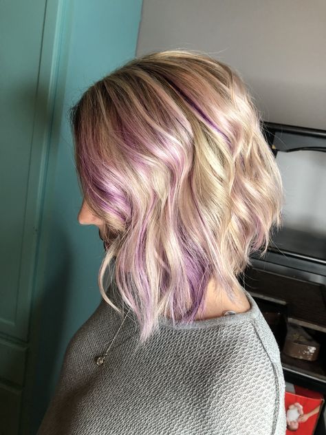 Blonde bob with purple highlights Blonde With Purple Highlights Short, Lilac Highlights Blonde Short Hair, Short Blonde Hair With Purple Highlights, Blonde With Lavender Highlights, Blonde Hair Purple Highlights, Blonde Hair Prom, Hair Purple Highlights, Blonde Hair Boys, Bonde Hair