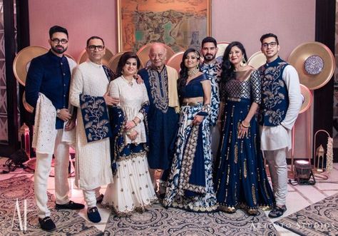 11 Families Who Coordinated Their Outfits To Perfection For The Big Day! Family Wedding Matching Outfits, Twining Outfits For Family Indian, Engagement Dress Theme For Family, Wedding Twinning Outfits, Family Twining Dress Indian, Family Same Outfit Traditional, Matching Family Outfits For Diwali, Groom Family Dress Code, Family Outfit For Wedding