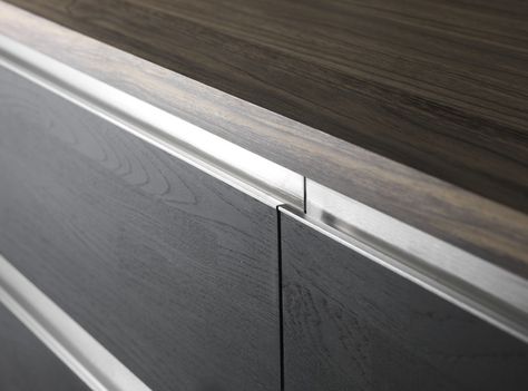 Beslag Design - Recessed handle Wall. Inox look. 196 - 1196 mm length. Modern Kitchen Door Handles, Profile Handle, Kitchen Drawer Handles, Kitchen Base Cabinets, Kitchen Door Handles, Drawer Pulls And Knobs, Kitchen Cabinet Handles, Modern Cabinets, Kitchen Doors