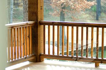 Timber Railing Balcony, Wooden Railings For Balcony, Timber Balustrade Outdoor, Wooden Balcony Railing Design, Wooden Balcony Railing, Timber Balustrade, Wooden Balustrade, Wood Porch Railings, Balustrade Ideas