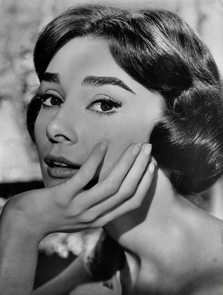 Audrey Hepburn Pictures and Photos | Getty Images Celebrity Eyebrows, Shape Brows, Eye Makeup Stencil, Aubrey Hepburn, Audrey Hepburn Photos, Celebrity Nails, Perfect Beauty, Audrey Hepburn Style, Hepburn Style