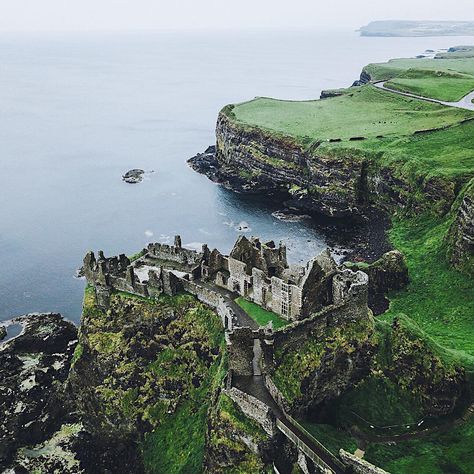 DiscoverDublin on Instagram: “Three hours drive from Dublin, Dunluce Castle or House of Greyjoy, as Game of Thrones fans will know it!  Tag who you would bring here 😊…” Castle House Island, Dunluce Castle, Irish Travellers, Ireland Tours, Ireland Vacation, Visit Ireland, Morning Everyone, Scotland Travel, Filming Locations