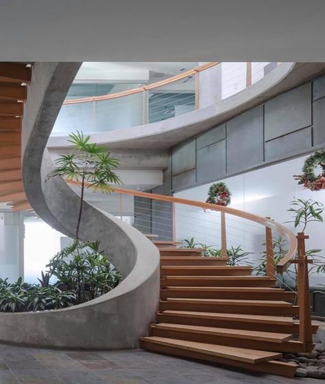 سلالم حلزونية, Stair Design Architecture, Round Stairs, Spiral Stairs Design, درج السلم, Luxury Staircase, Circular Stairs, Staircase Designs, Retail Space Design