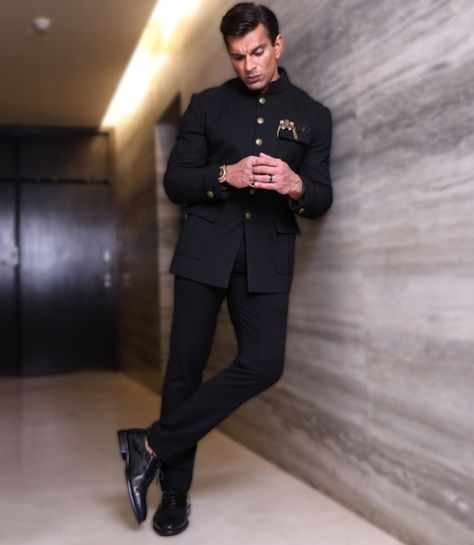 Ranveer Singh In Jodhpuri Suit, Bandhgala With Kurta, Designer Jodhpuri Suits For Men, Blazer For Men Wedding Reception, Blazer Outfits Men Wedding Indian, Blazer Outfits Men Wedding, Jodhpuri Suits For Men Wedding, Blazer For Men Wedding, Suits For Guys