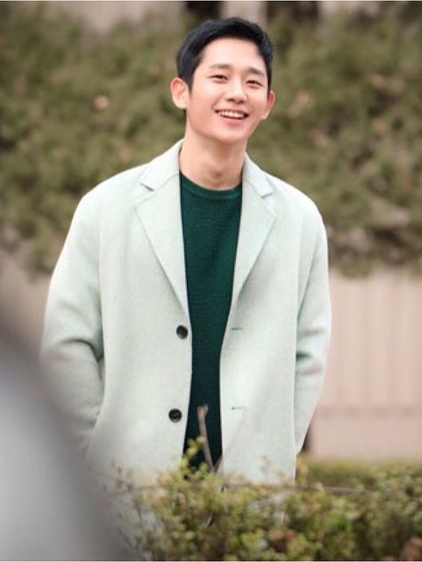 Pretty noona who buys me food - Jung Hae in & Son Ye ❤❤ Something in the Rain Drama Rain Drama, Raining Day Outfit, Something In The Rain, Jung Hae In, Rain Illustration, Rain Boot Outfit, Spirit And Rain, Jung Haein, Bi Rain