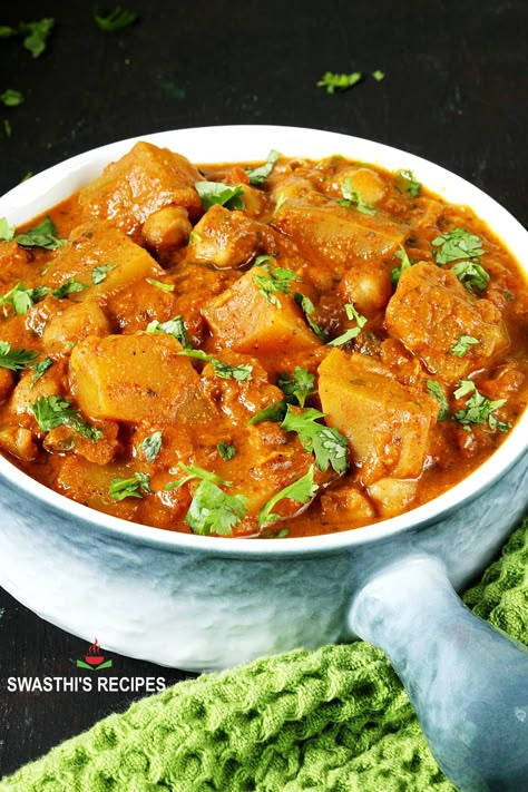 Pumpkin Curry Recipe, Veg Kurma Recipe, Indian Vegetable Curry, Vegetable Curry Recipes, Andhra Recipes, Paneer Dishes, Korma Recipe, Veg Curry, Savory Pumpkin Recipes