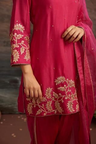 Traditional Pant Set With Gota Work And Drape, Eid Traditional Drape Pant Set With Gota Work, Short Kurti And Dhoti Pants, Pink Dhoti Outfit, Tulip Dhoti, Embroidery Sarees, Satin Suit, Rani Pink, Outfits Woman