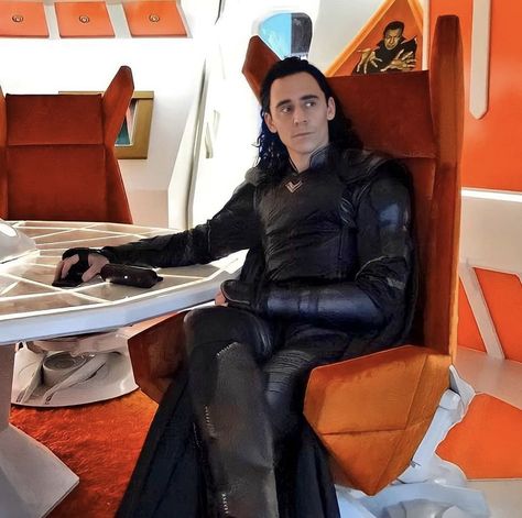 Loki God Of Mischief, Loki Avengers, Thor Ragnarok, Thomas William Hiddleston, Tommy Boy, Loki Marvel, Loki Thor, Man Thing Marvel, Loki Laufeyson