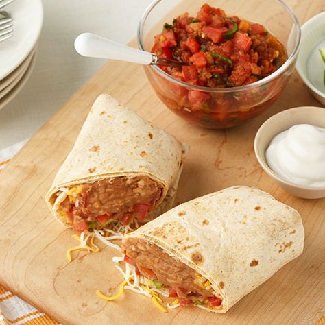 Burrito Recipe Healthy, Bean Quesadilla, Metabolic Recipes, Light Foods, Ww Dinners, Burrito Recipes, Make Refried Beans, Meatless Dinners, Refried Bean