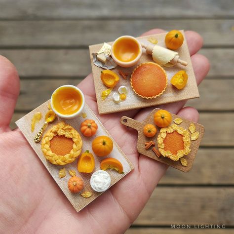 Polymer clay pumpkin pies 🥧 . . . . . . #pumpkinpie #polymerclay #miniaturepumpkinpie #miniaturefood #miniaturepie #pumpkins Pumpkin Dollhouse, Polymer Clay Pie, Mini Foods Clay, Polymer Clay Food, Tiny Clay Creations, Tiny Treats, Doll House Plans, Doll Food, Dollhouse Miniatures Diy